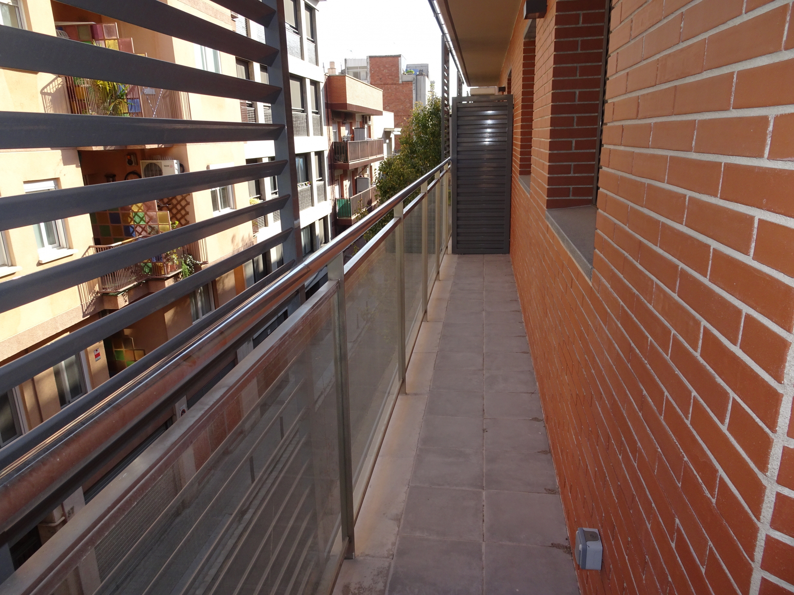 atico con terraza en alquiler en santa eulalia hospitalet de llobregat