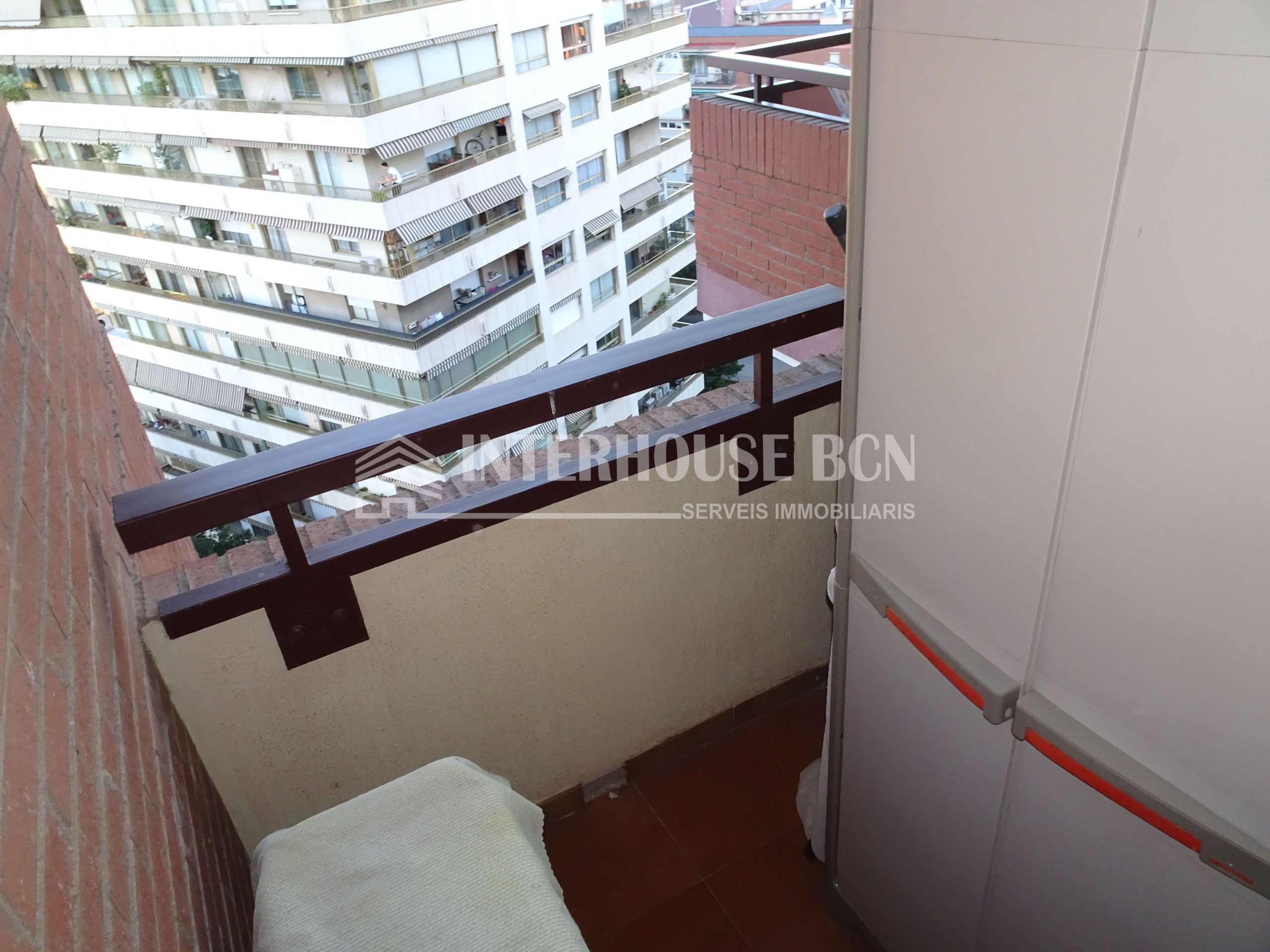 Penhouse atico amueblado con terraza en les corts barcelona